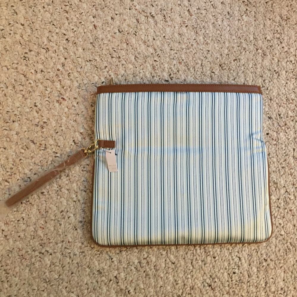 NWT White House Black Market Clutch Purse